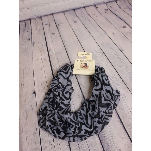 BNWT Zebra Infinity Scarf! - Picture 1 of 4